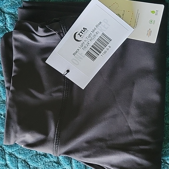 Brand New Zyia Black Light N Tight Mid-Rise 7/8 24" RC - Picture 4 of 6